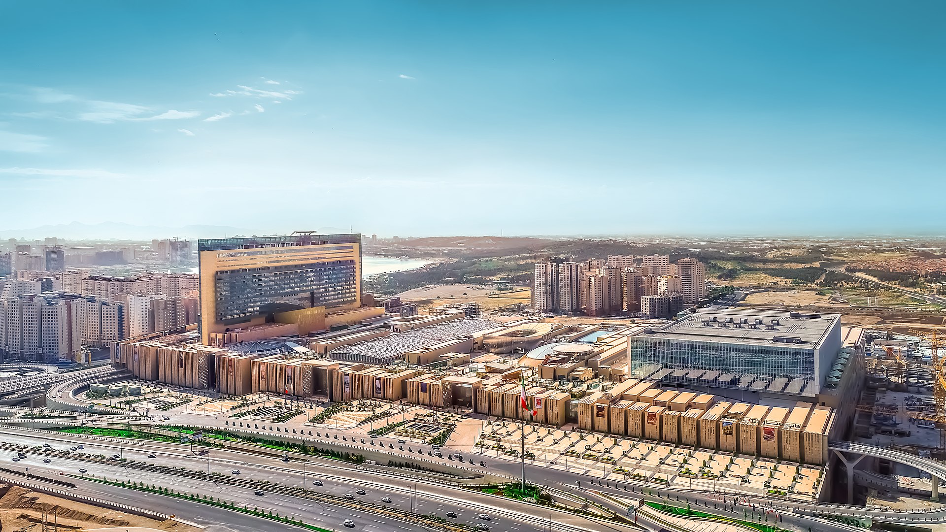 /assets/projects/iran-mall/p1.jpg